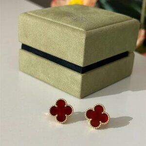 Van Cleef & Arpels earrings